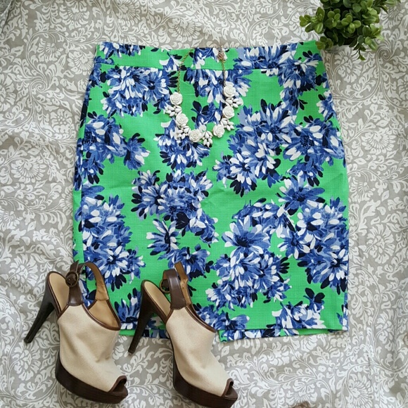 J. Crew Dresses & Skirts - J.Crew "The Pencil Skirt" Basketweave Green Floral